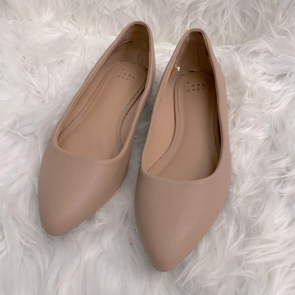 blush / nude flats